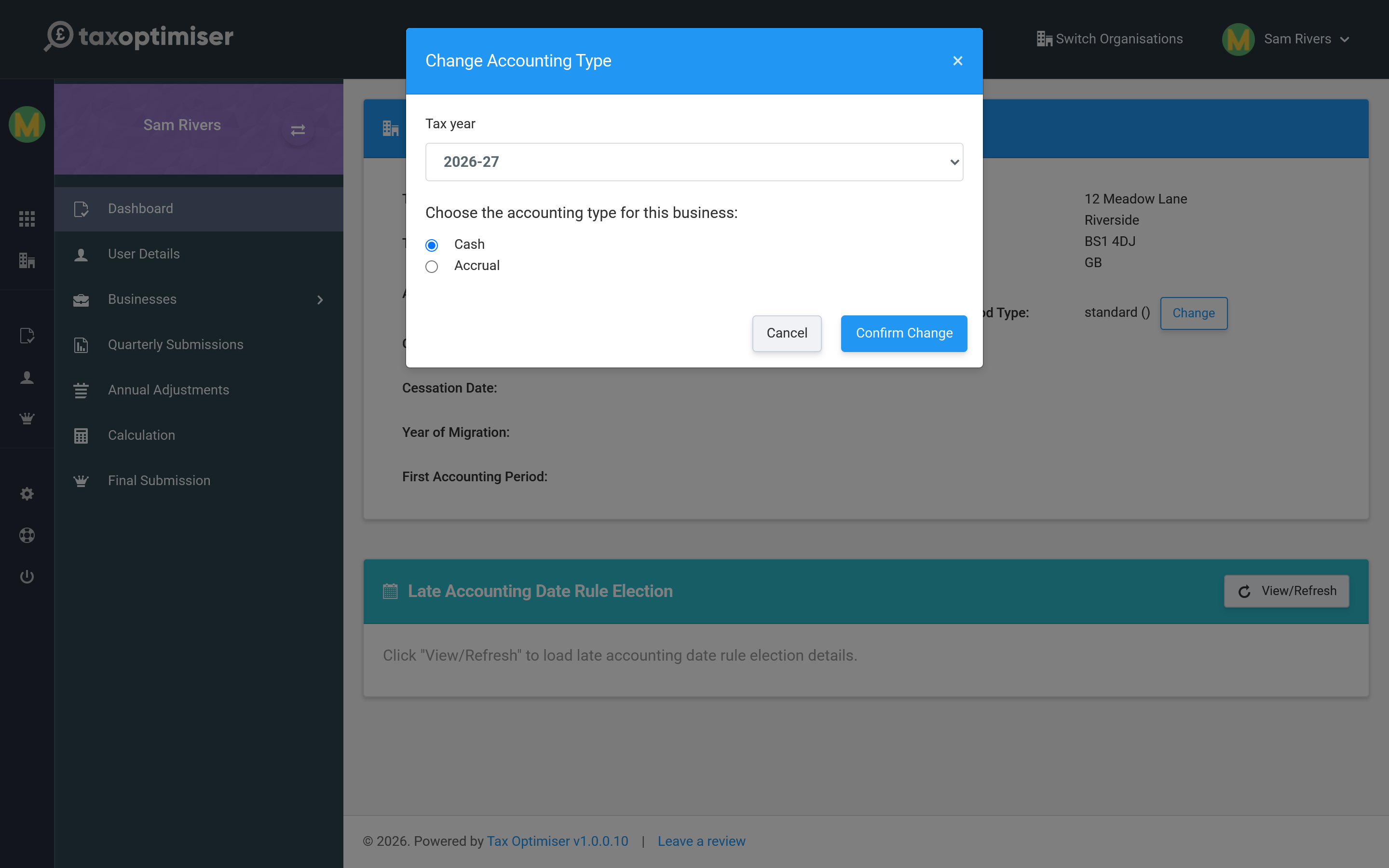 The Change Accounting Type dialog offering Cash or Accrual for the tax year